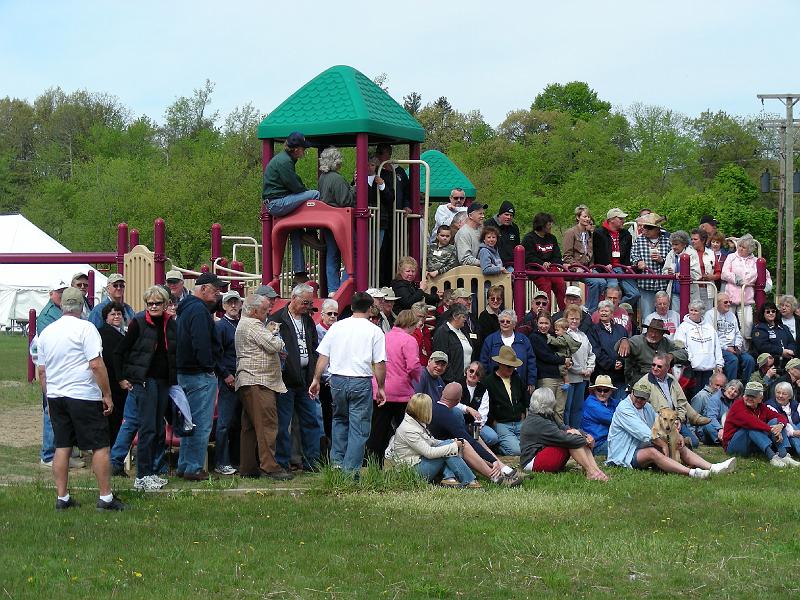 DSCN2625.JPG - Doug Keister photographer and author of a number of RV related books. Is taking a group photo.

www.douglaskeister.com