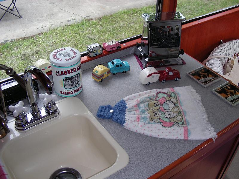 DSCN2841.JPG - The chauffer would drive and sleep in the front, while the family rode and slept in the trailer.