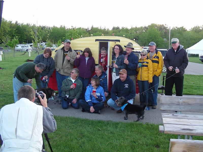 DSCN2895.JPG - Doug Keister photographer and author of a number of RV related books. Is taking a group photo next to a tiny trailer.

www.douglaskeister.com